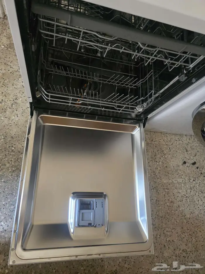 للبيع  غسالة صحون LG QuadWash بحالة ممتازة 4