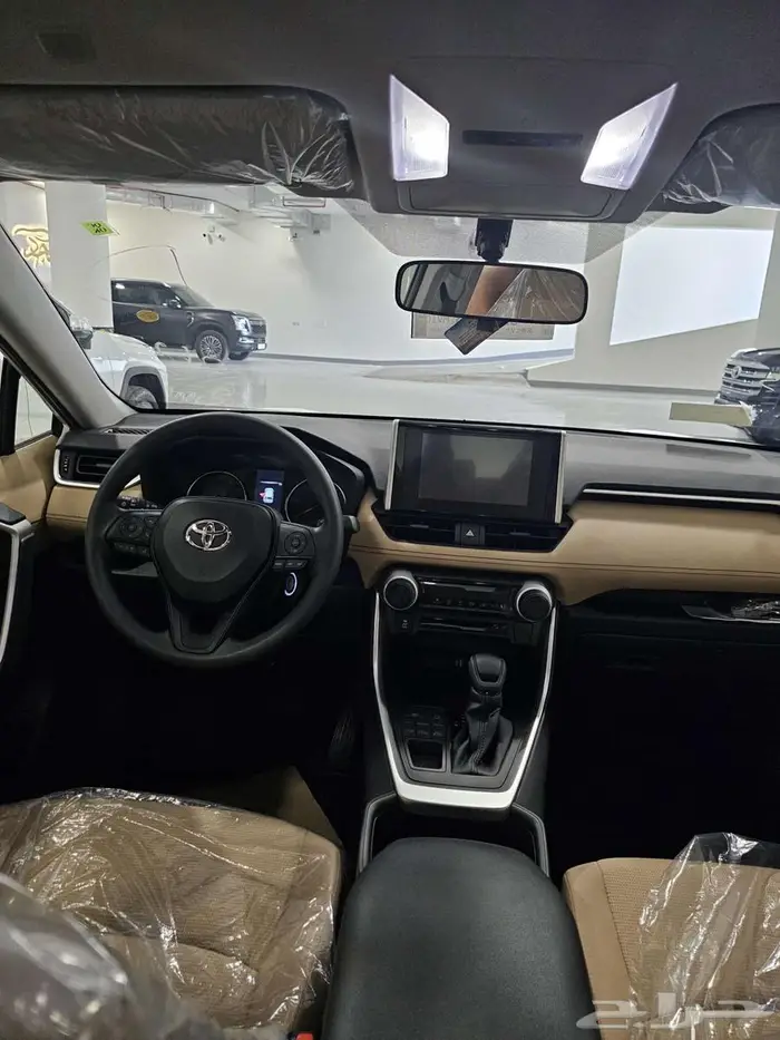 تويوتا راف 4 موديل 2025 4x4 استاندر 17