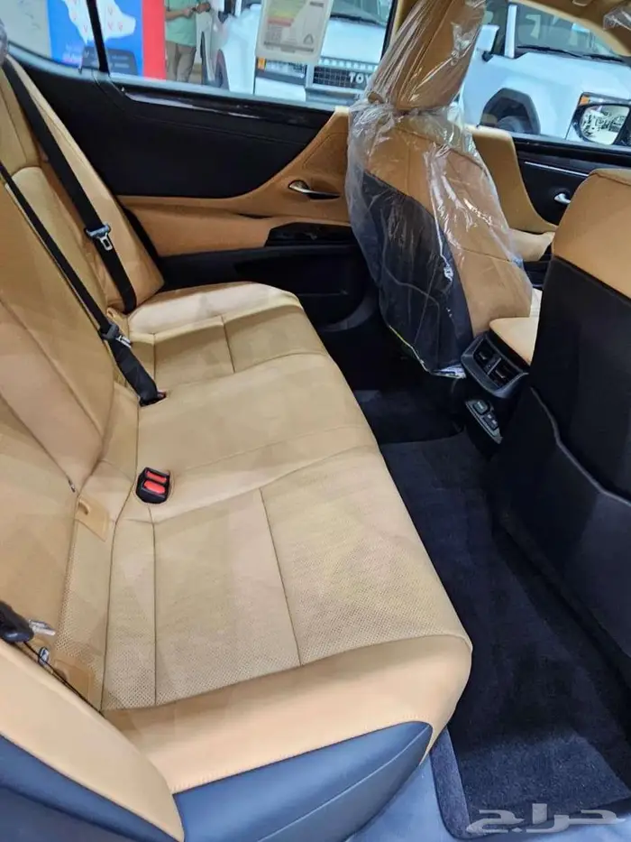 لكزس Es250AA بنزين موديل 2025 12