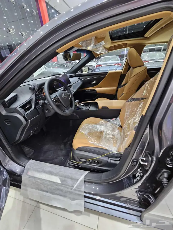 لكزس Es250AA بنزين موديل 2025 21