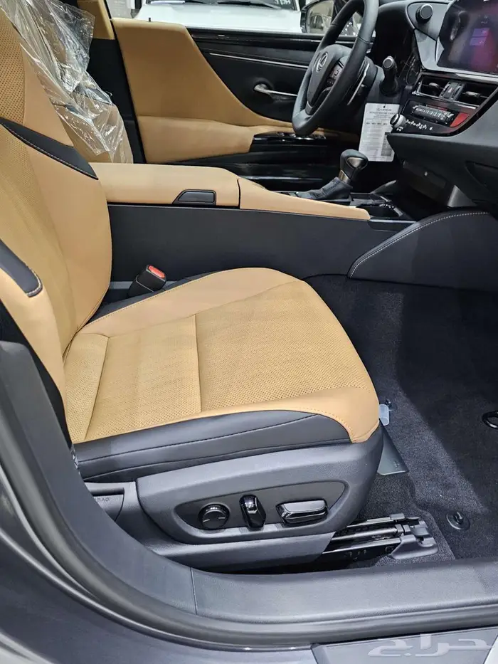 لكزس Es250AA بنزين موديل 2025 23