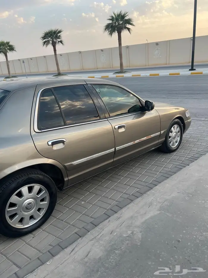 جراند ماركيز 2001 0