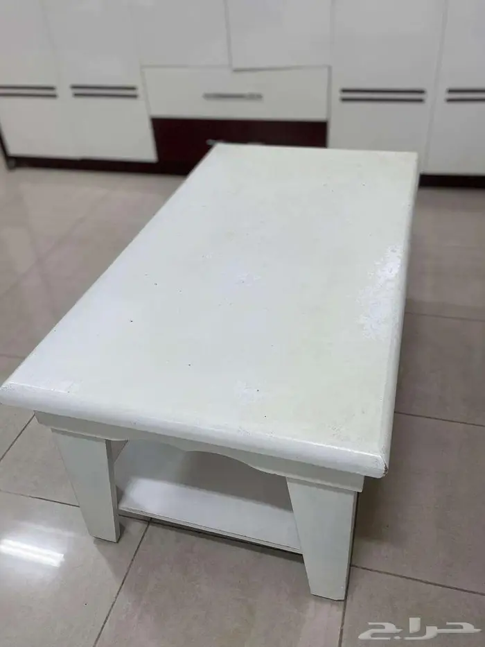 طاولات و سجادة مع شوية اغراض بيت للبيع 2