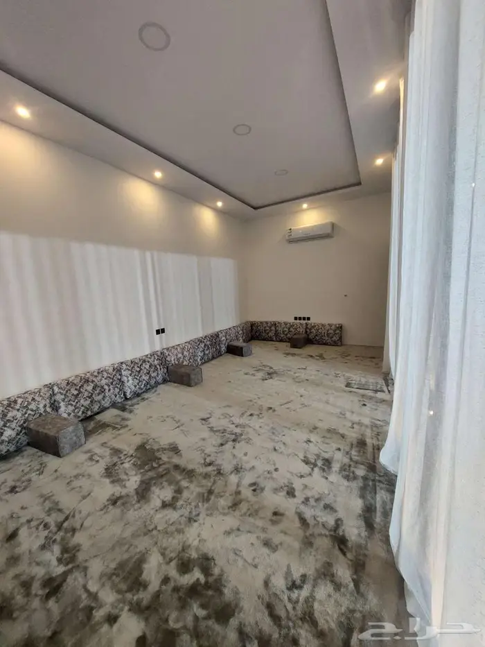 استراحة شباب ملعب طائرة 9