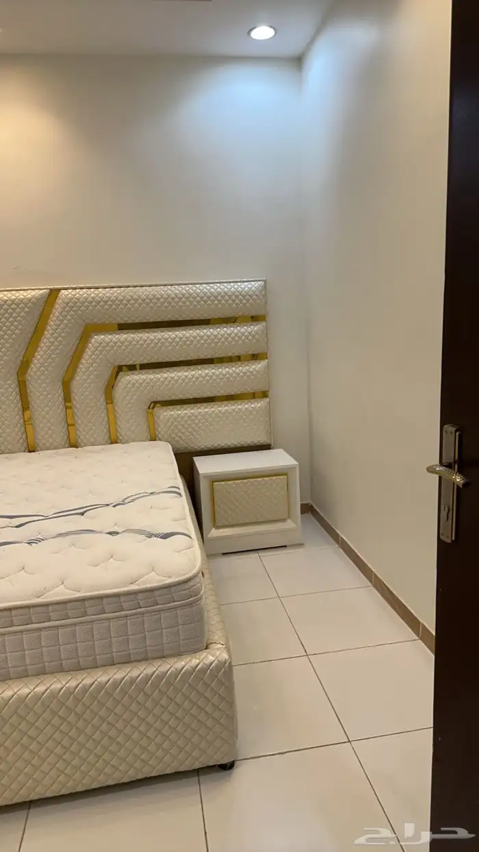 غرفه نوم مع المرتبه 2