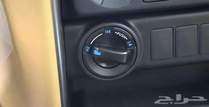 تتوفر فئات تويوتا فورتشنر لمبيعات البنوك ديزل بنزين ربح 0.35 13