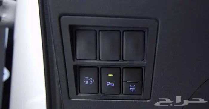 تتوفر فئات تويوتا فورتشنر لمبيعات البنوك ديزل بنزين ربح 0.35 9