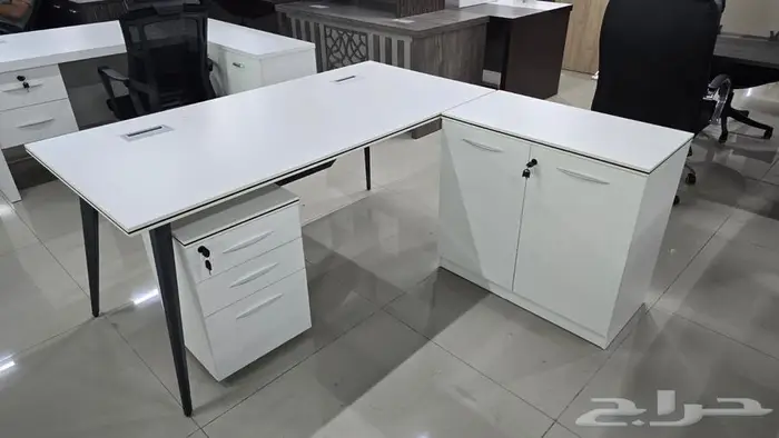 اثاث مكتبي ابيض  مكتب دولاب اجتماع الاستقبال مكتب مدير كنب 26
