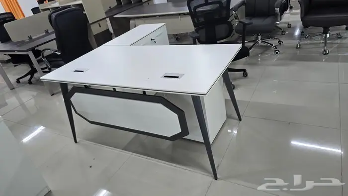 اثاث مكتبي ابيض  مكتب دولاب اجتماع الاستقبال مكتب مدير كنب 27