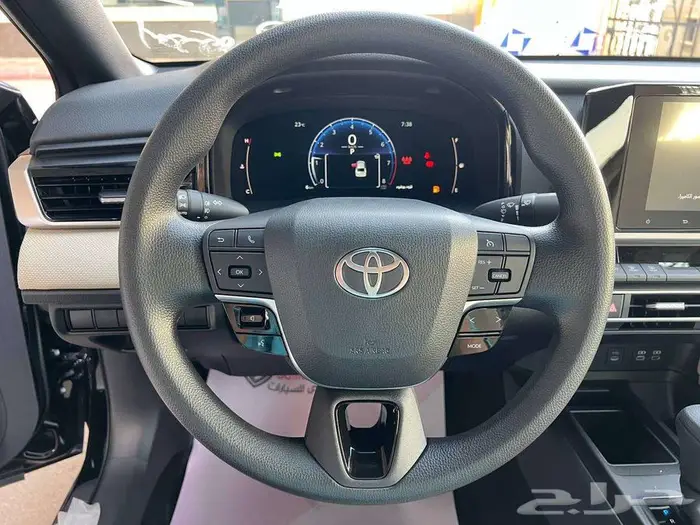 تويوتا كامري E ستاندر بنزين 2025 متاح اقساط و كاش 8