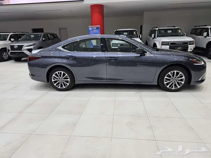 لكزس Es250AA بنزين موديل 2025 7