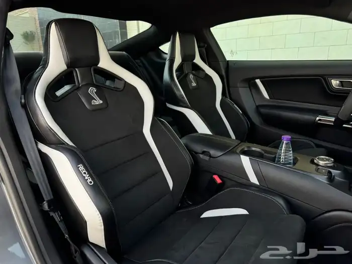 موستنغ شيلبي GT500 2021 ماشي 9 الاف على الضمان وكالة 18