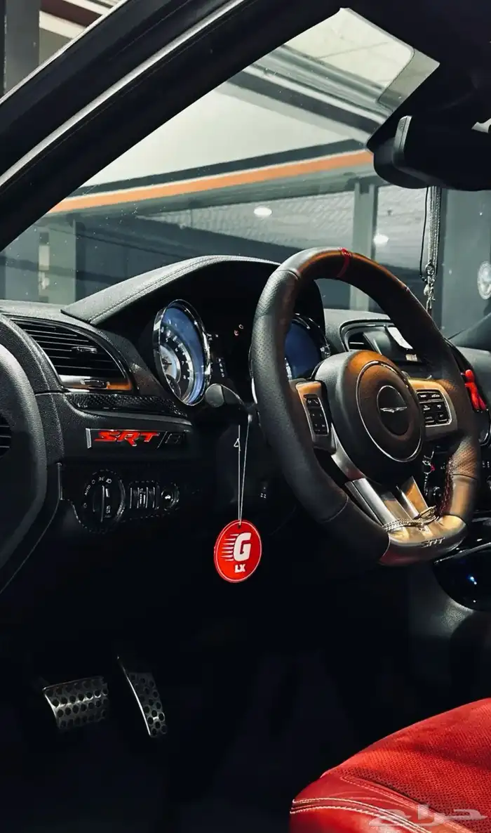 كرايزلر SRT 8 للبيع 9