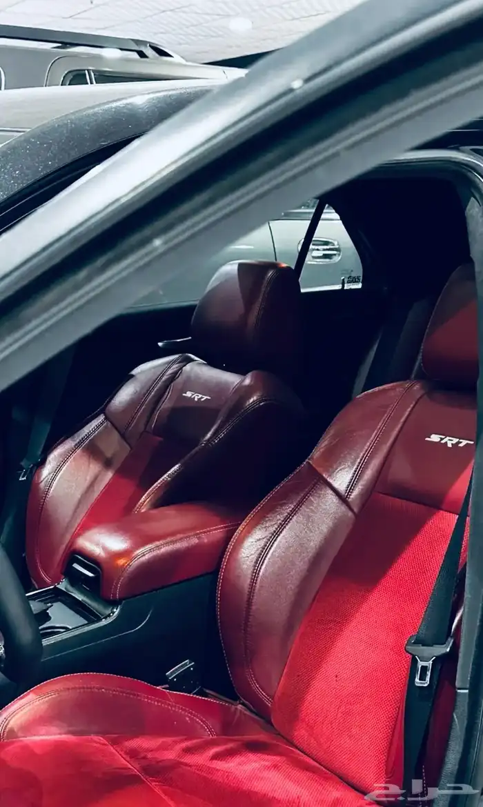 كرايزلر SRT 8 للبيع 5