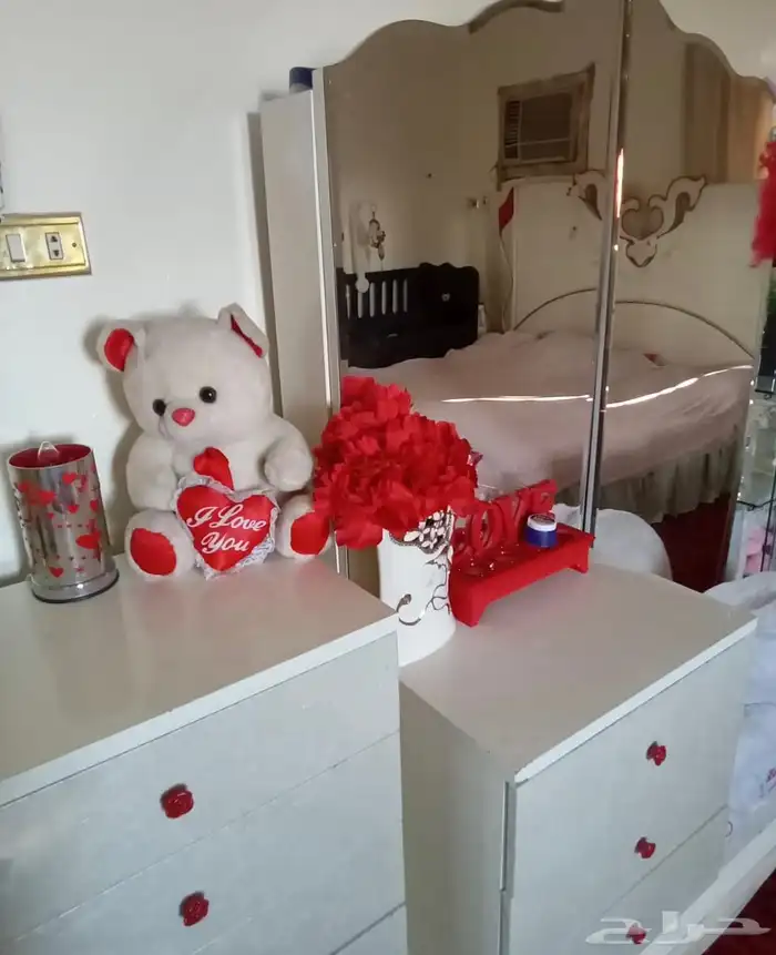 غرف نوم وكنب للبيع 3