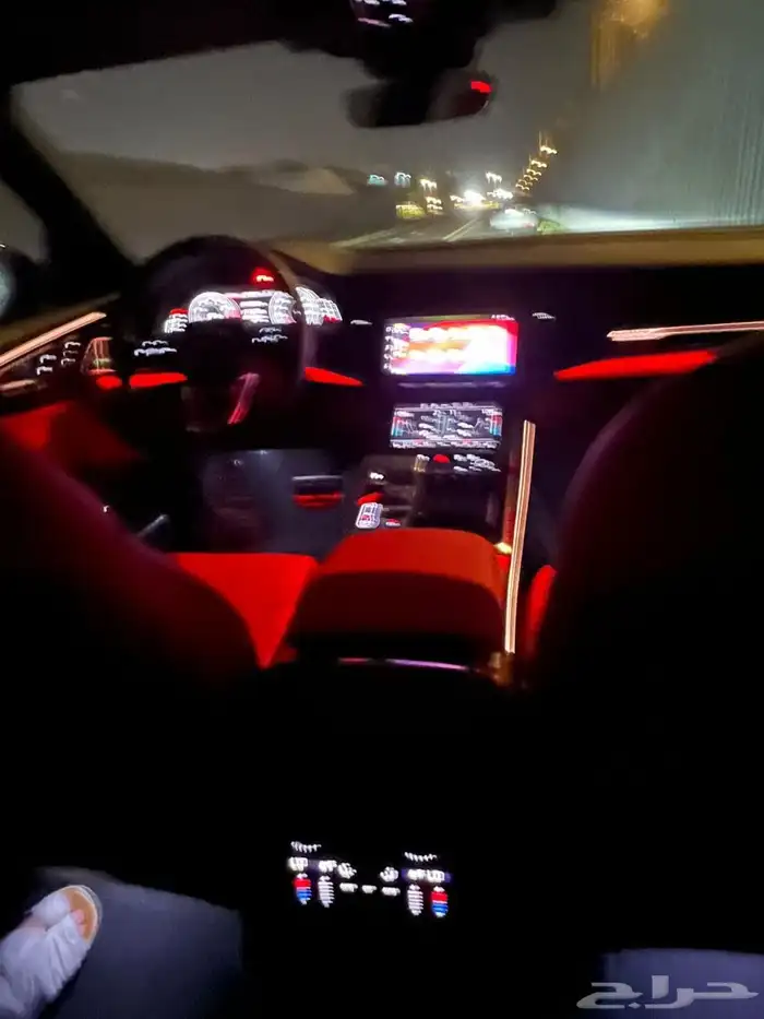 أودي Q8 قمة النظافة بحالة الوكالة 28