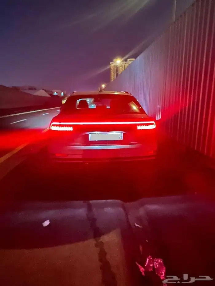 أودي Q8 قمة النظافة بحالة الوكالة 31