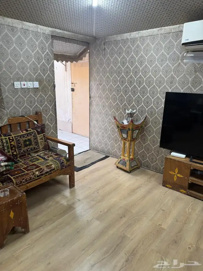 خيمة مع محتوياتها والاغراض 1