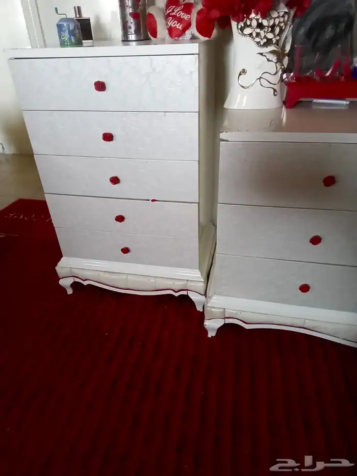 غرف نوم وكنب للبيع 1