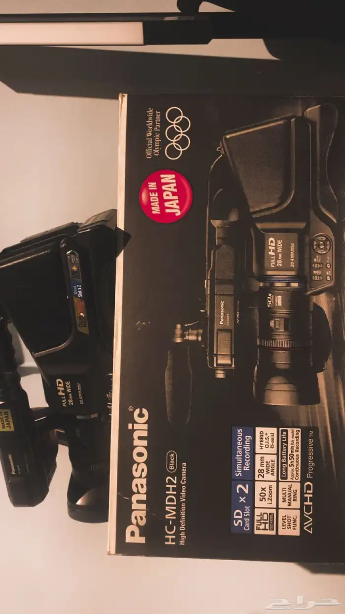 كمرة فيديو Panasonic و إضاءة رنق لايت حجم كبير 0