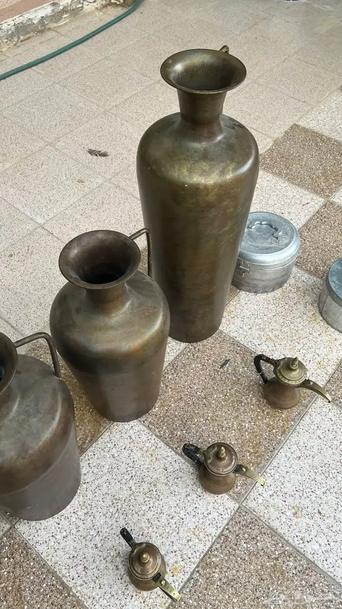 مقتنيات دلال سوريه مع قرب معدن وأباريق ابو تاج هنديه 2