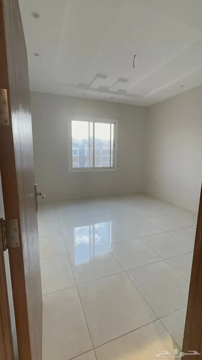 شقة بحي الورود 6 غرف مساحة 230 للإيجار 65 ألف 8