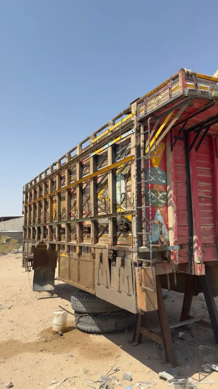 صندوق لوري عايدي نظيف 1