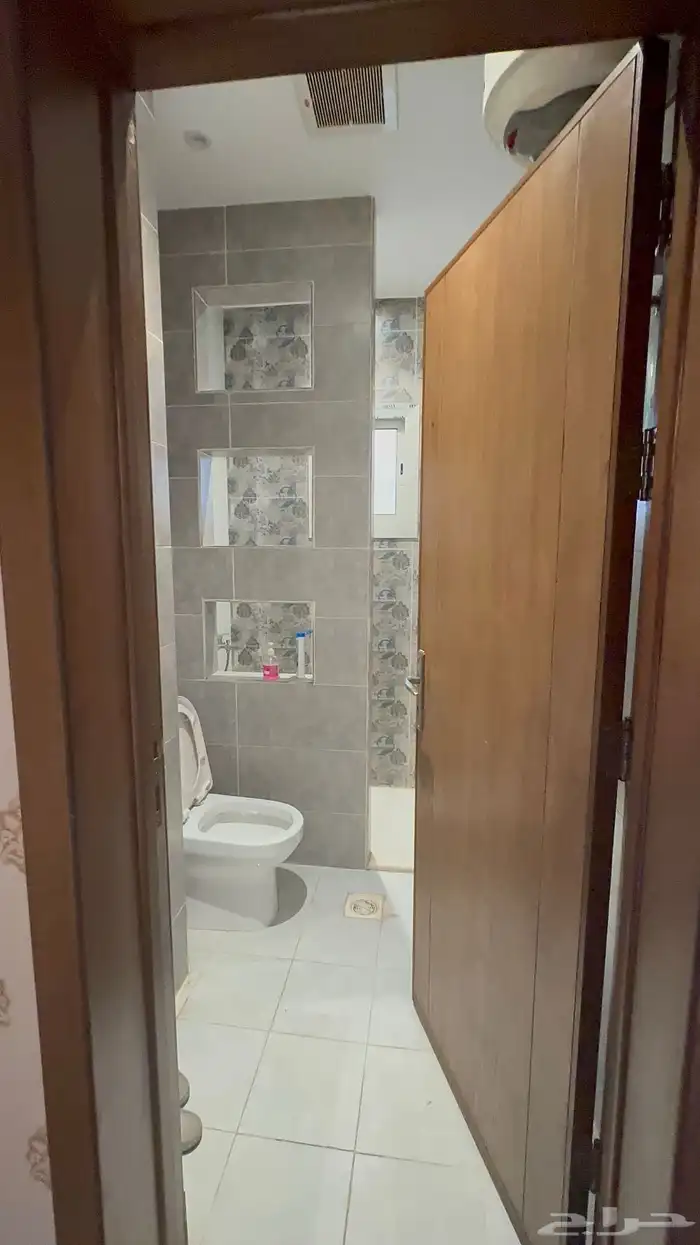 شقة بحي الورود 6 غرف مساحة 230 للإيجار 65 ألف 11