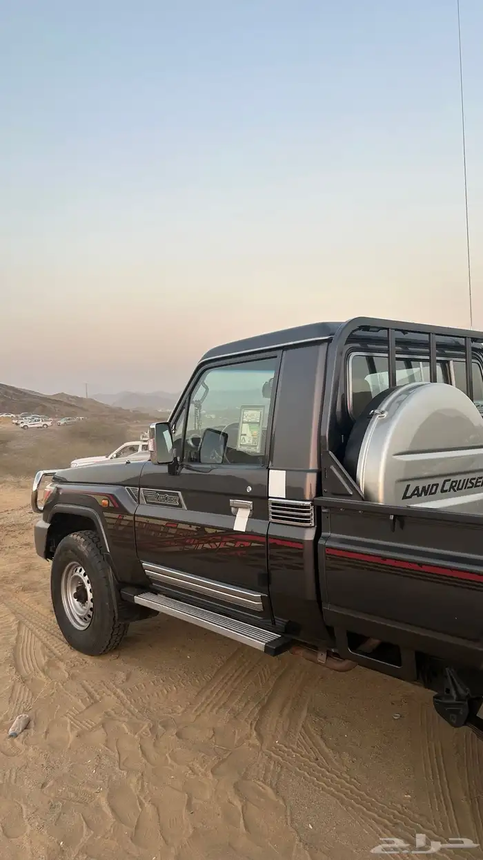 شاص 2021 بريمي رمادي ممشى قليل 3