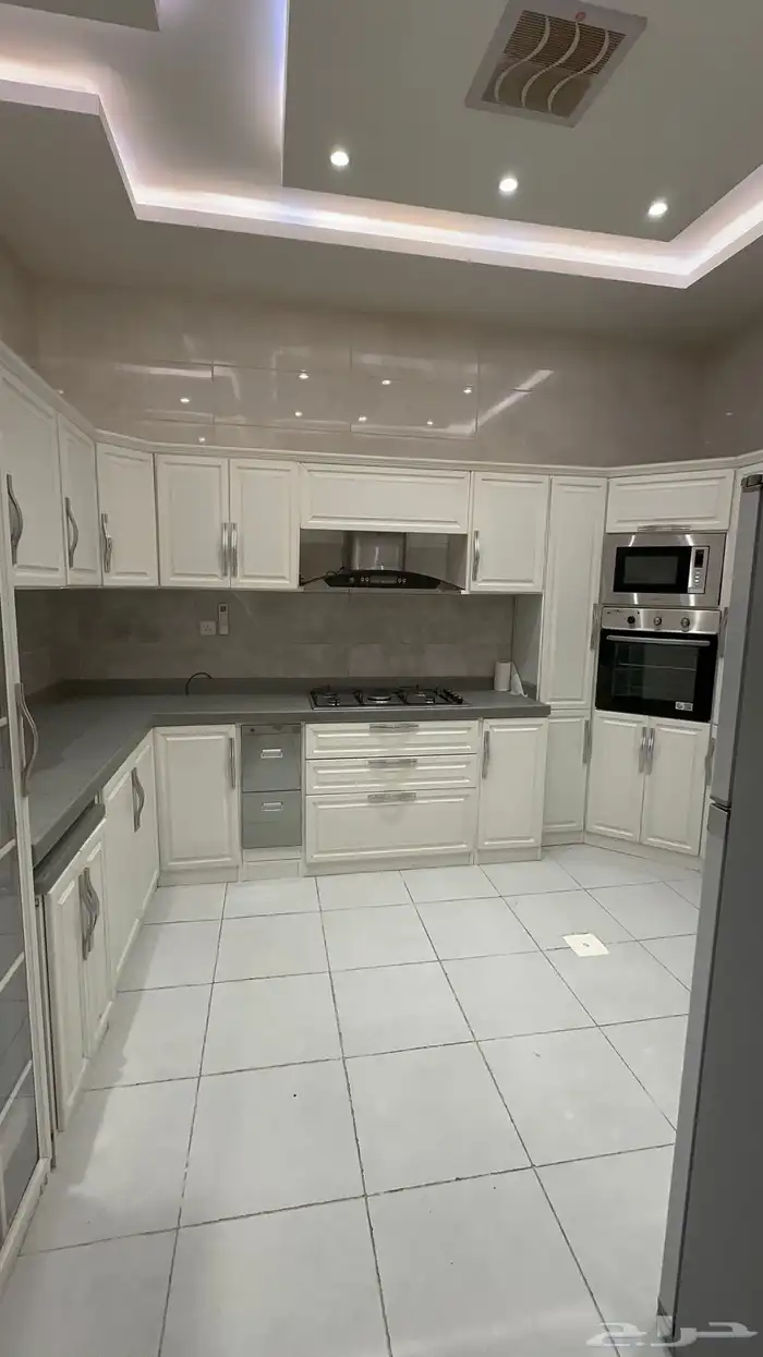 شقة بحي الورود 6 غرف مساحة 230 للإيجار 65 ألف 6