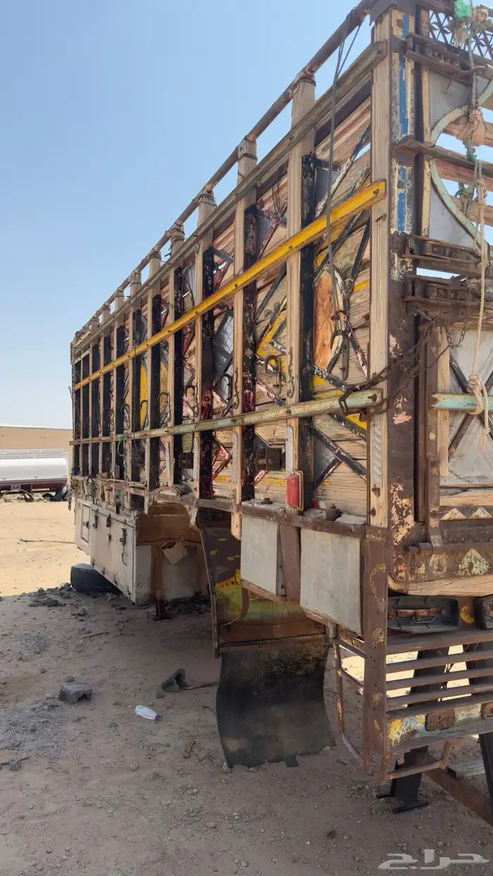 صندوق لوري عايدي نظيف 3