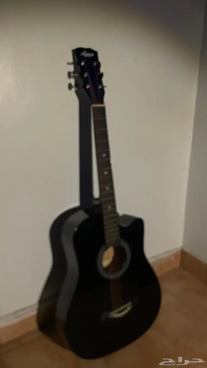 قيتار اسود 0
