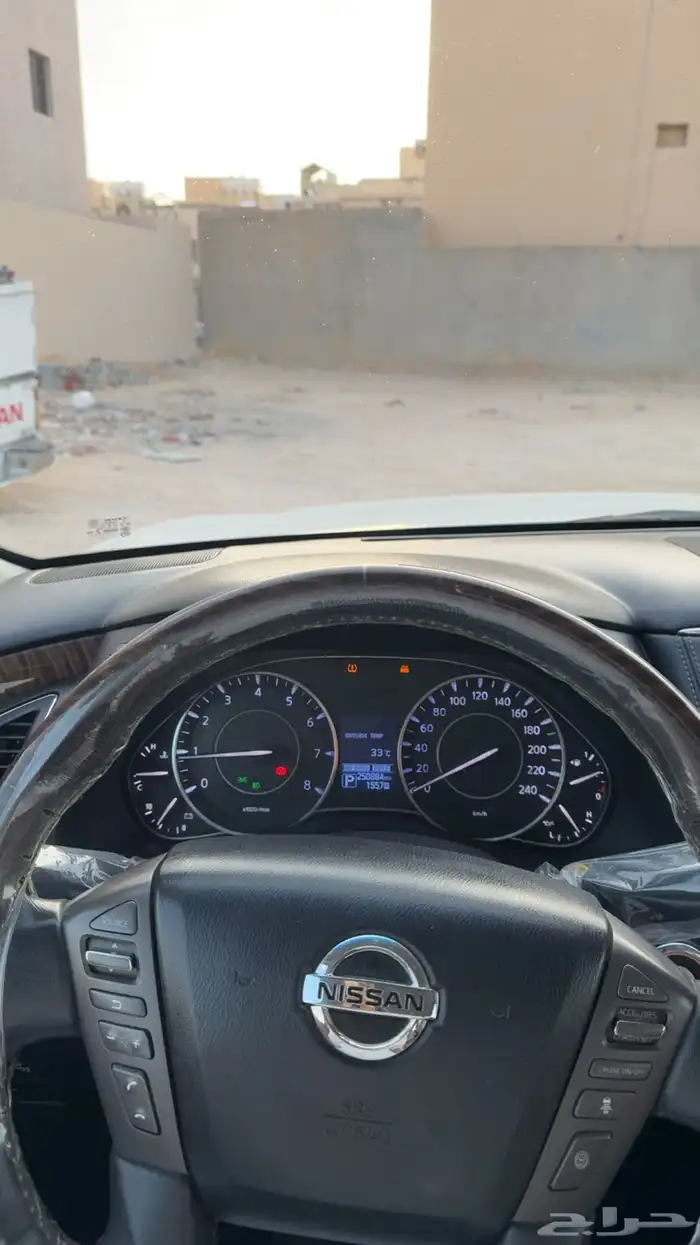 نيسان باترول بلاتينيوم 2017 400 2