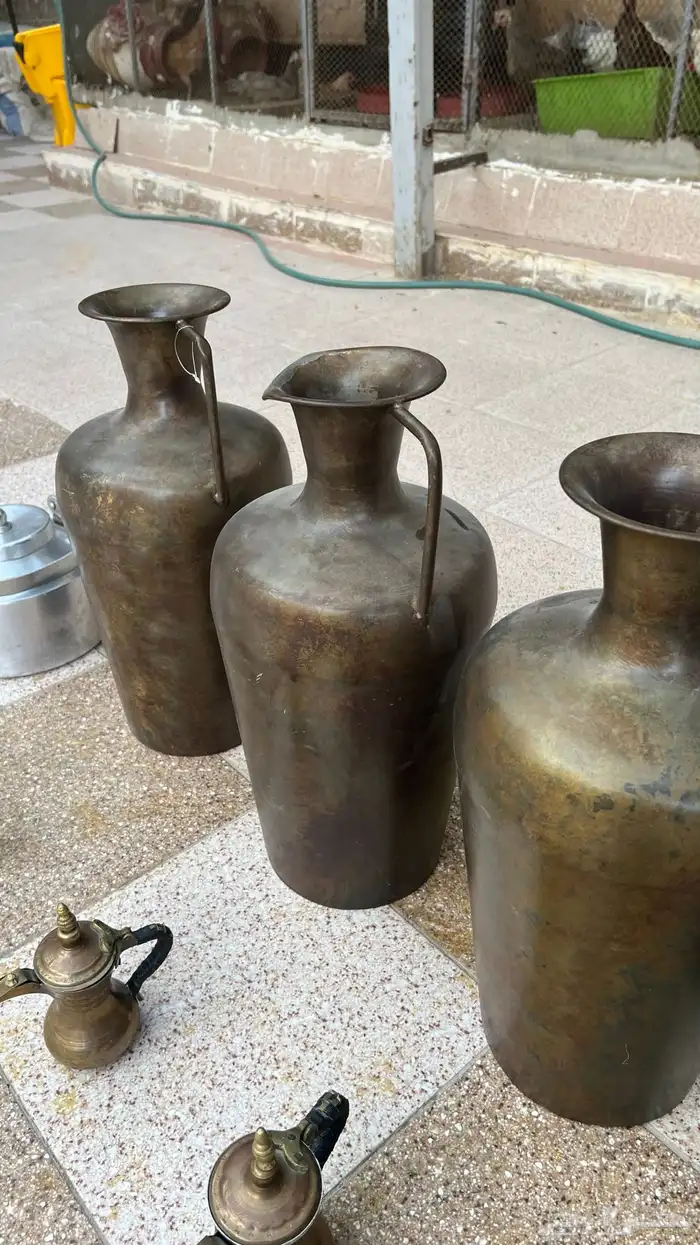 مقتنيات دلال سوريه مع قرب معدن وأباريق ابو تاج هنديه 13