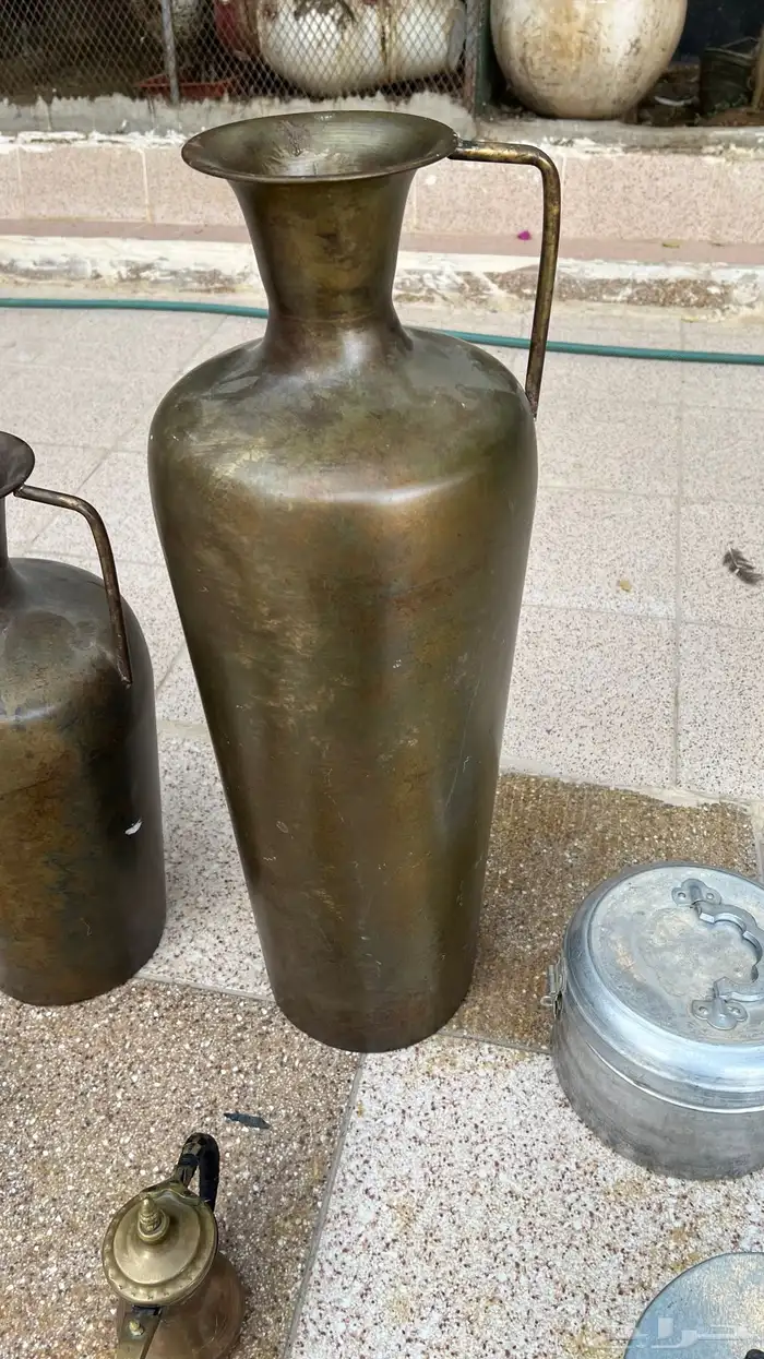 مقتنيات دلال سوريه مع قرب معدن وأباريق ابو تاج هنديه 14