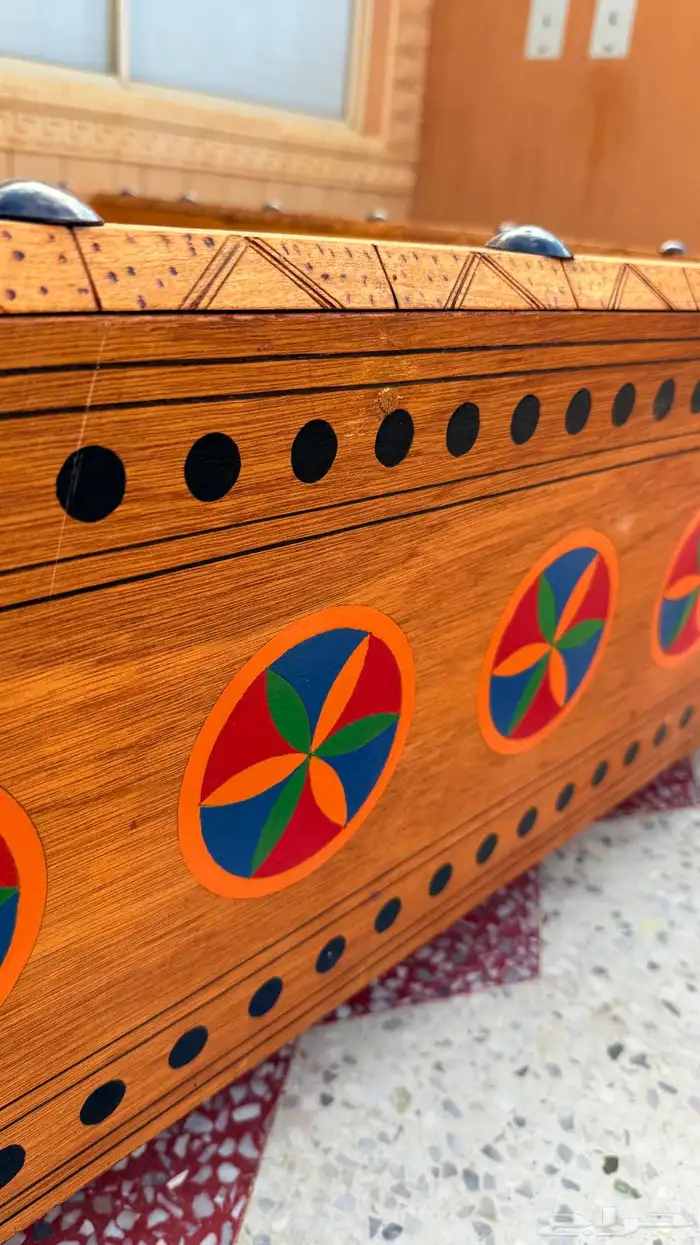 منقل خشب تفصيل مع نقش قديم 6