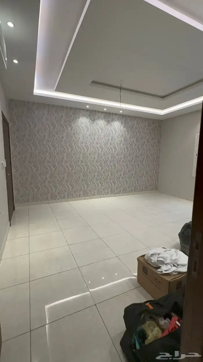 شقة بحي الورود 6 غرف مساحة 230 للإيجار 65 ألف 3