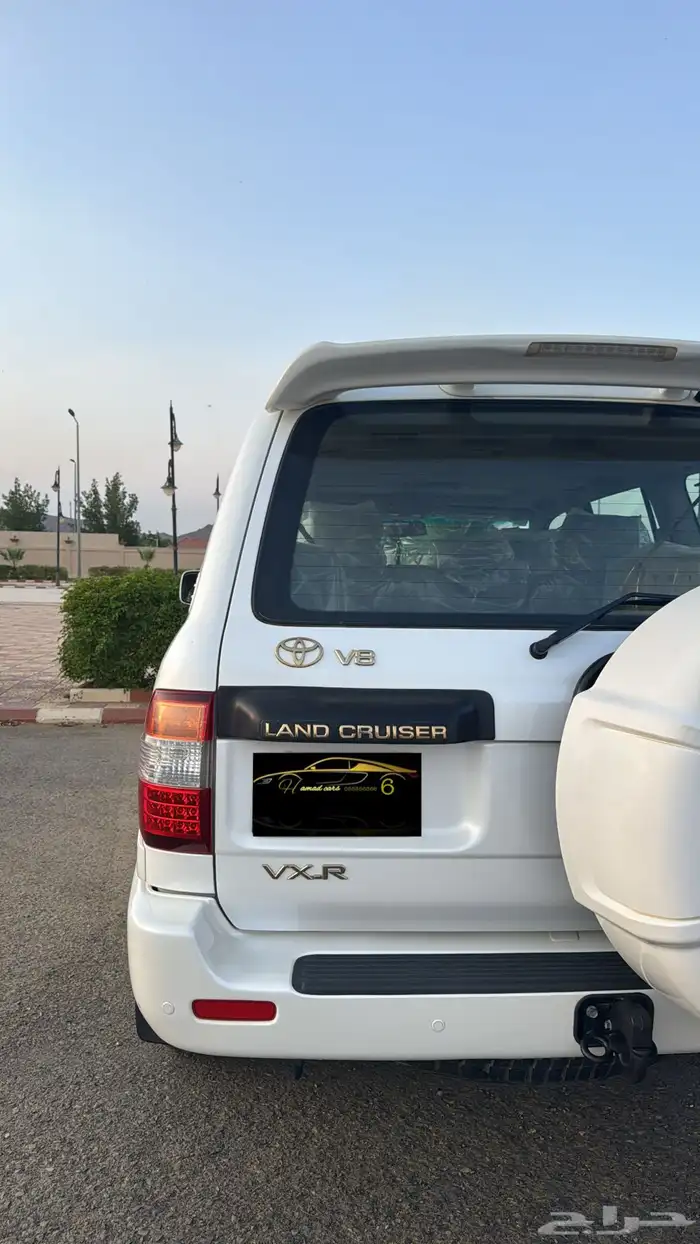 تويوتا لاندكروزر VXR مخزن بريمي 2006 30