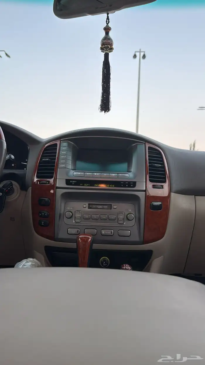 تويوتا لاندكروزر VXR مخزن بريمي 2006 22