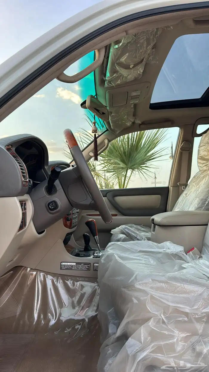 تويوتا لاندكروزر VXR مخزن بريمي 2006 15