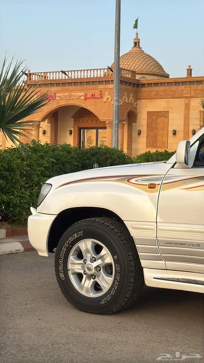 تويوتا لاندكروزر VXR مخزن بريمي 2006 9