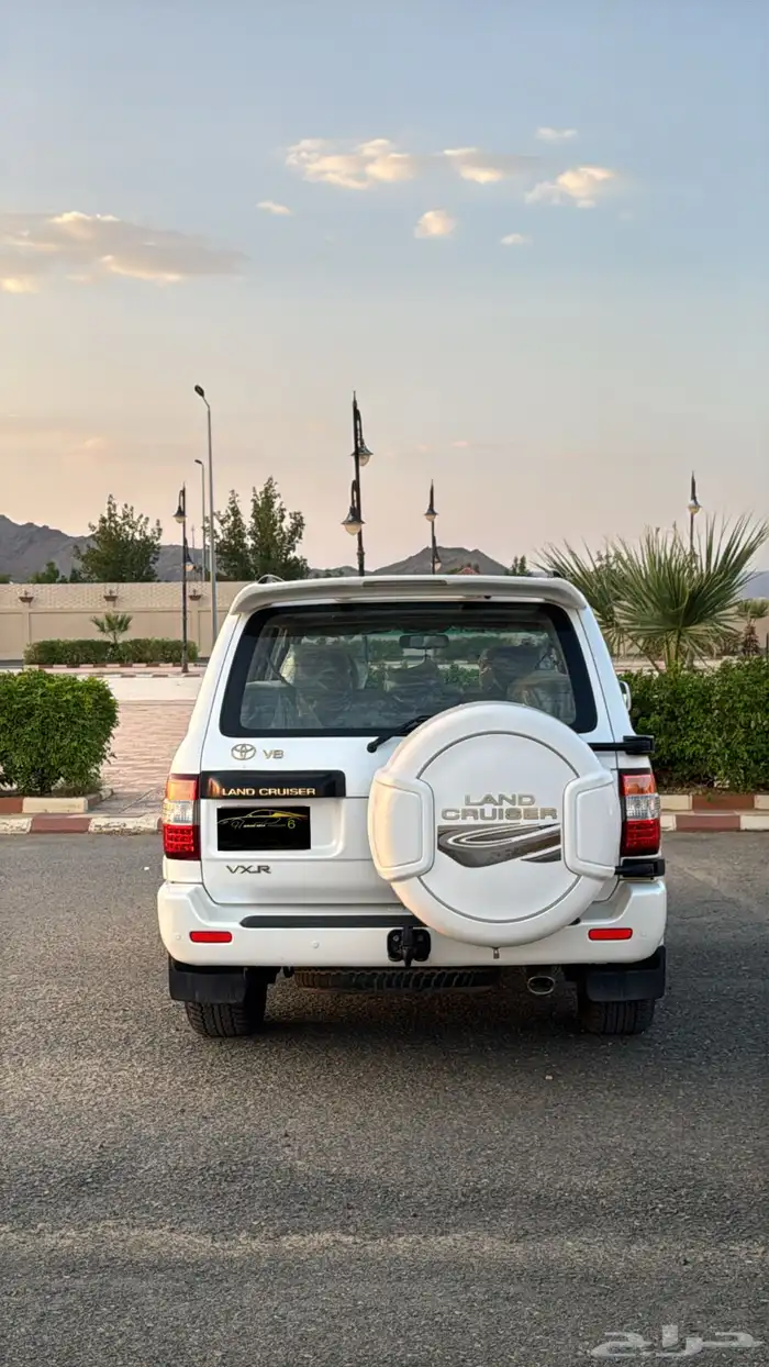 تويوتا لاندكروزر VXR مخزن بريمي 2006 31