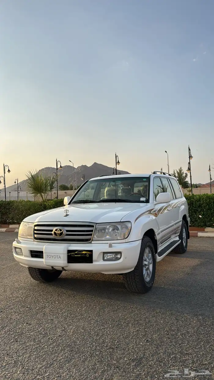 تويوتا لاندكروزر VXR مخزن بريمي 2006 1