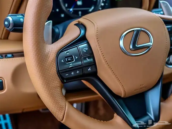 للبيع لكزز LC500 موديل شبه اصفار V8 وارد كندا 8