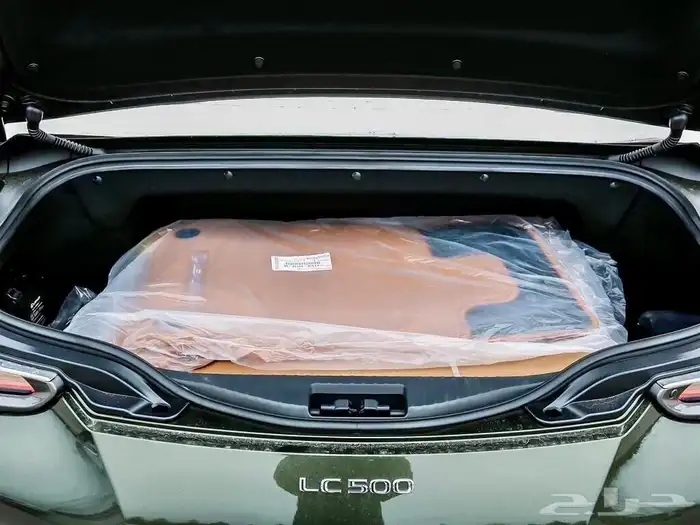 للبيع لكزز LC500 موديل شبه اصفار V8 وارد كندا 10