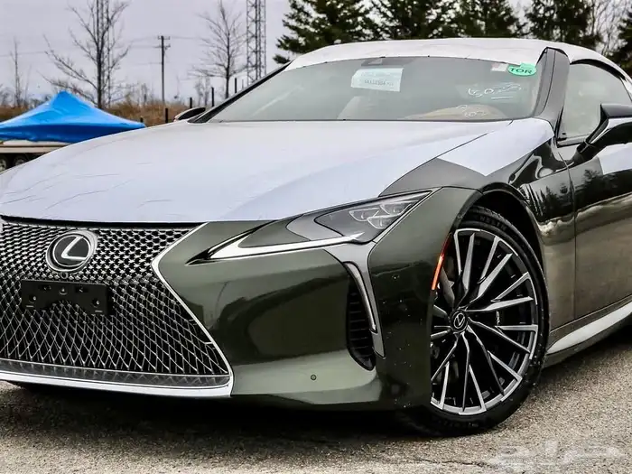 للبيع لكزز LC500 موديل شبه اصفار V8 وارد كندا 0