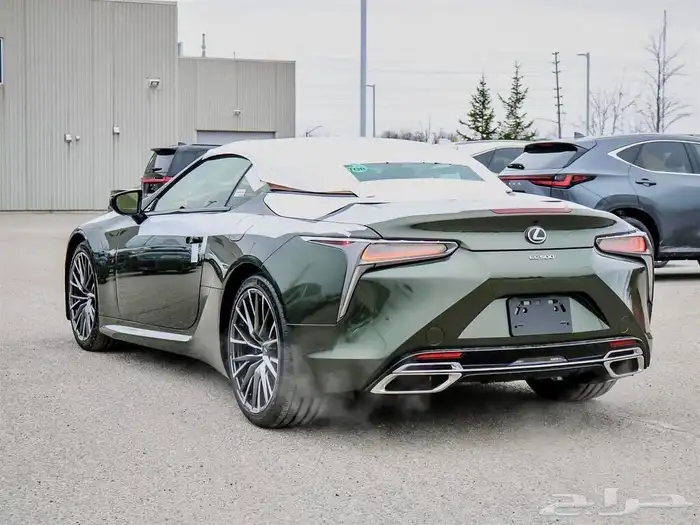 للبيع لكزز LC500 موديل شبه اصفار V8 وارد كندا 1