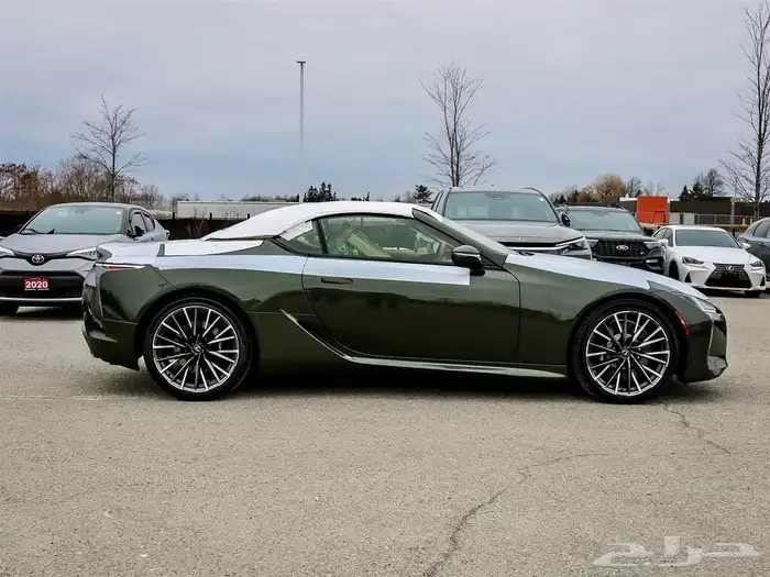 للبيع لكزز LC500 موديل شبه اصفار V8 وارد كندا 2
