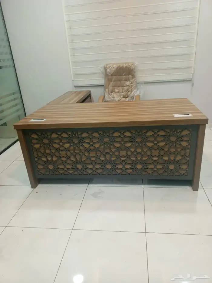 طاولة مكتب وخزانة مكتب وطاولة خدمة بتصميم فاخر 21