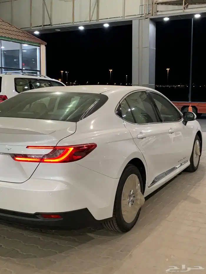 تويوتا كامري LE بنزين 2025 - كاش تمويل 5